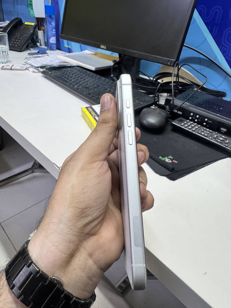 Apple iPhone 17 Pro Max 0