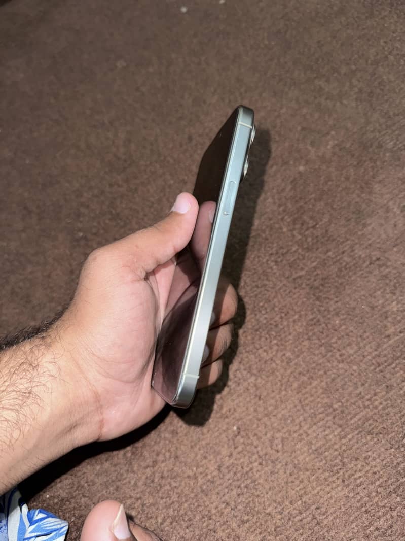 Apple iPhone 15 Pro Max 0