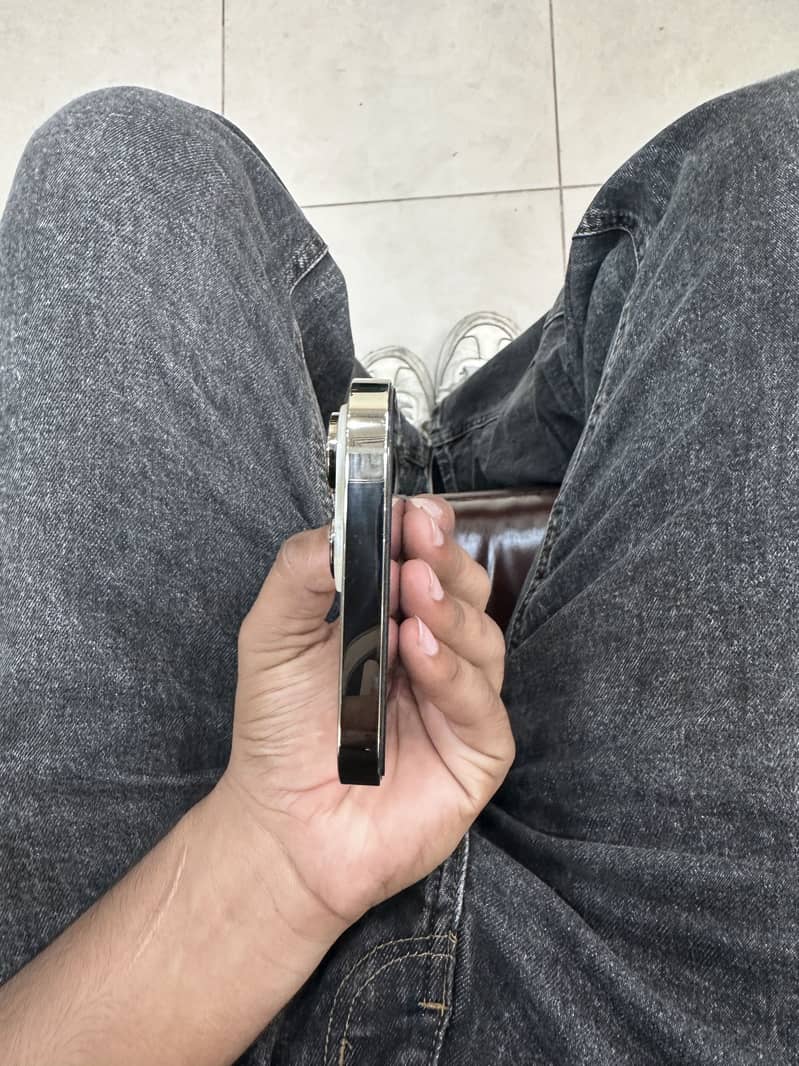 Apple iPhone 14 Pro Max 3