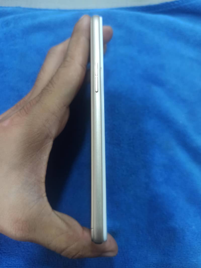 OPPO A37 3