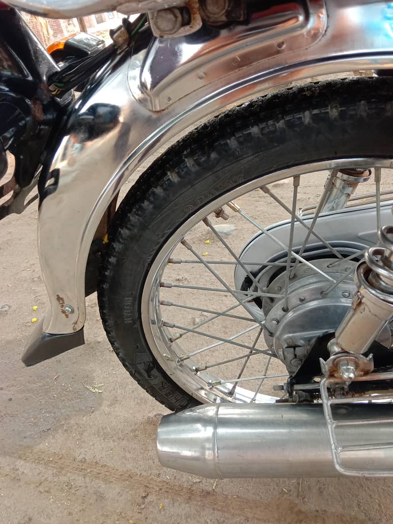 crown 70 cc 4