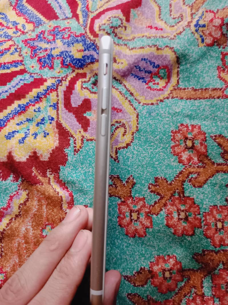 Apple iPhone 6S 3