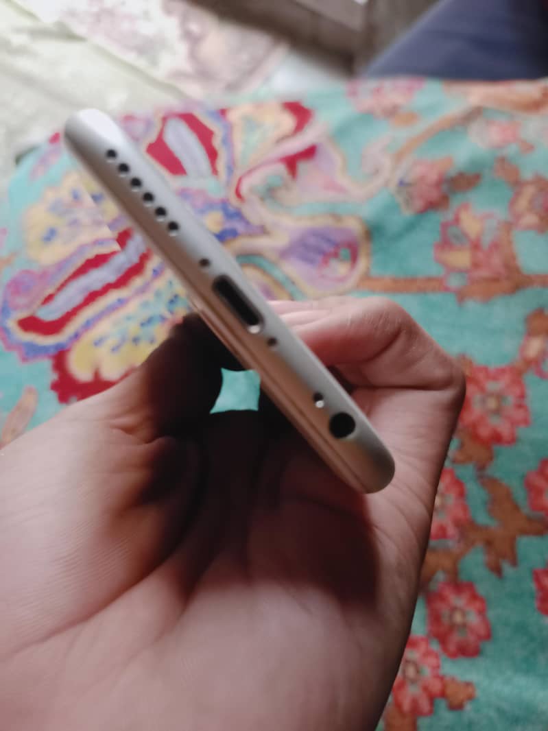 Apple iPhone 6S 6