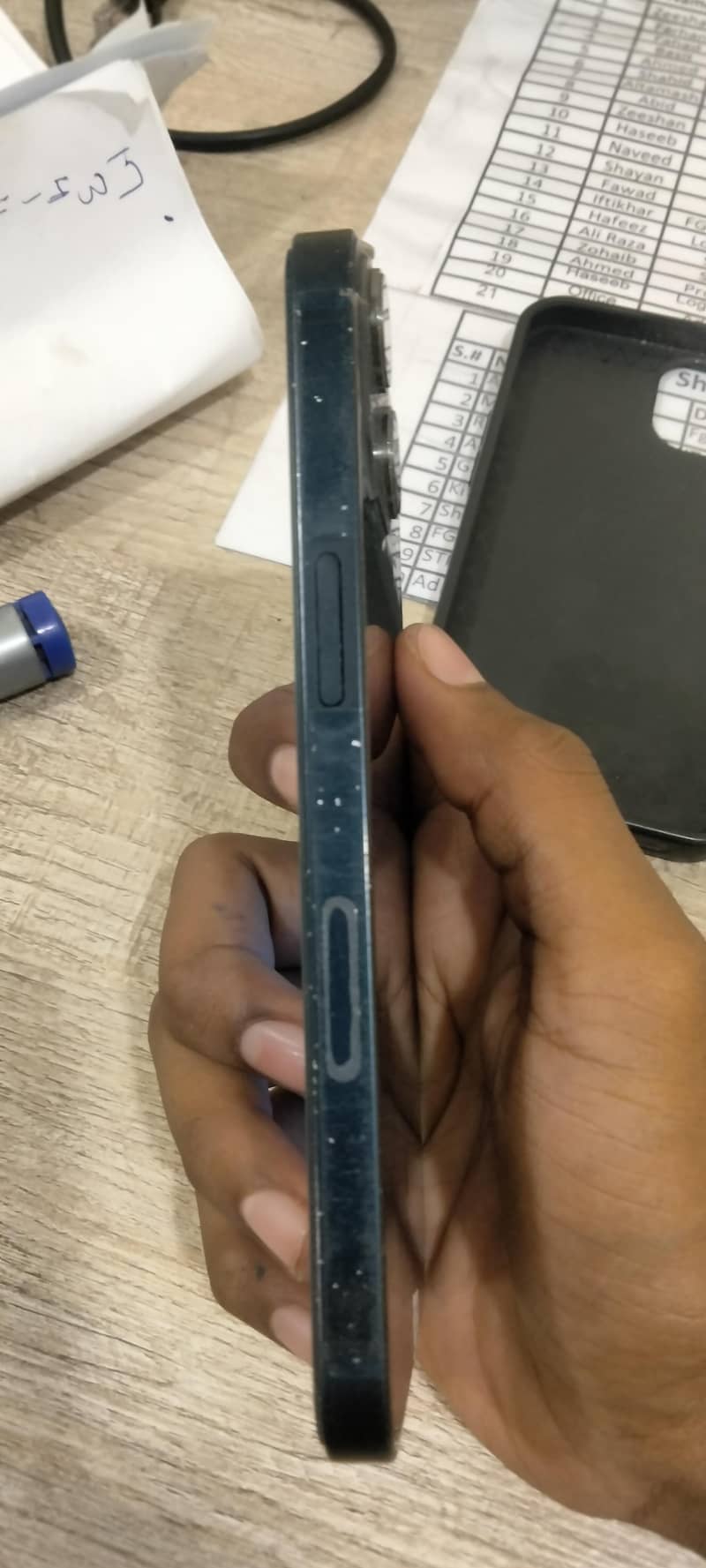 Apple iPhone 13 2
