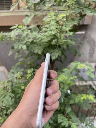 Apple iPhone 8