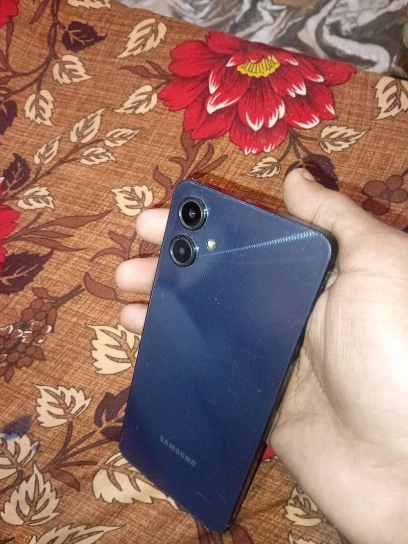 Samsung Mobile A06 1