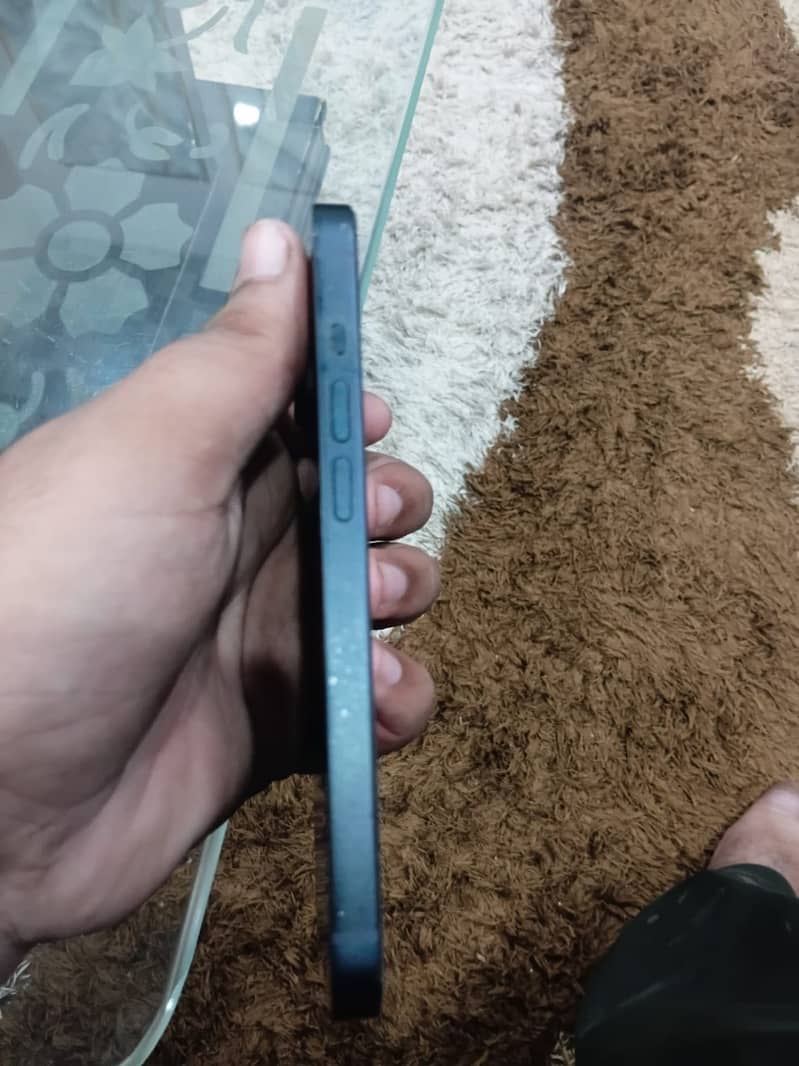 Apple iPhone 14 3