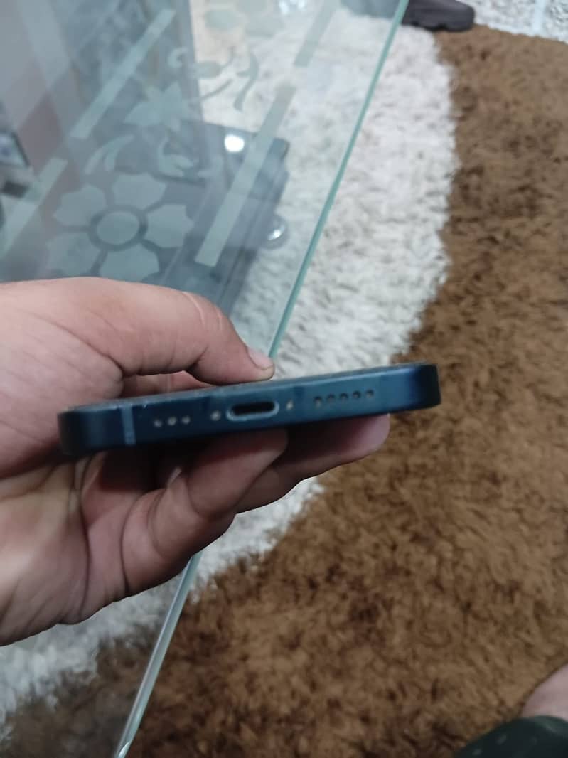 Apple iPhone 14 4