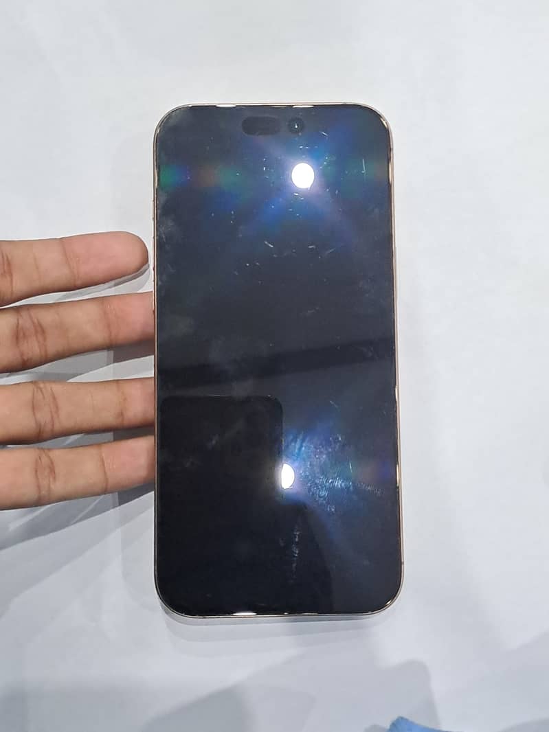 Apple iPhone 16 Pro Max 4