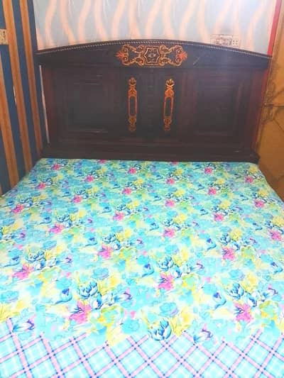 Bed set side table and dressing table as a new condition with out matr