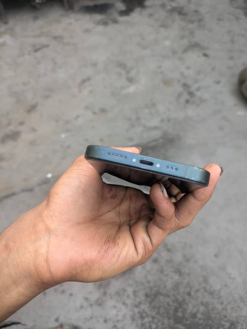 Apple iPhone 13 3