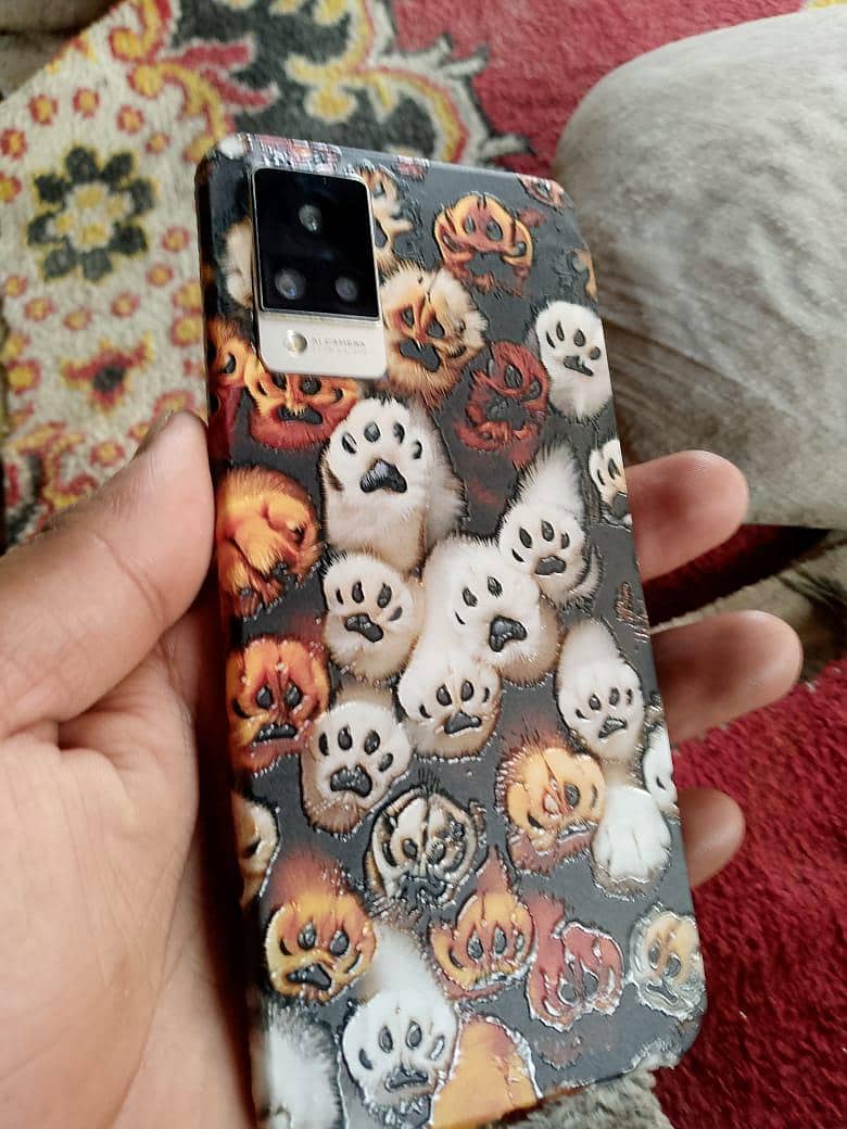 Vivo V21 4