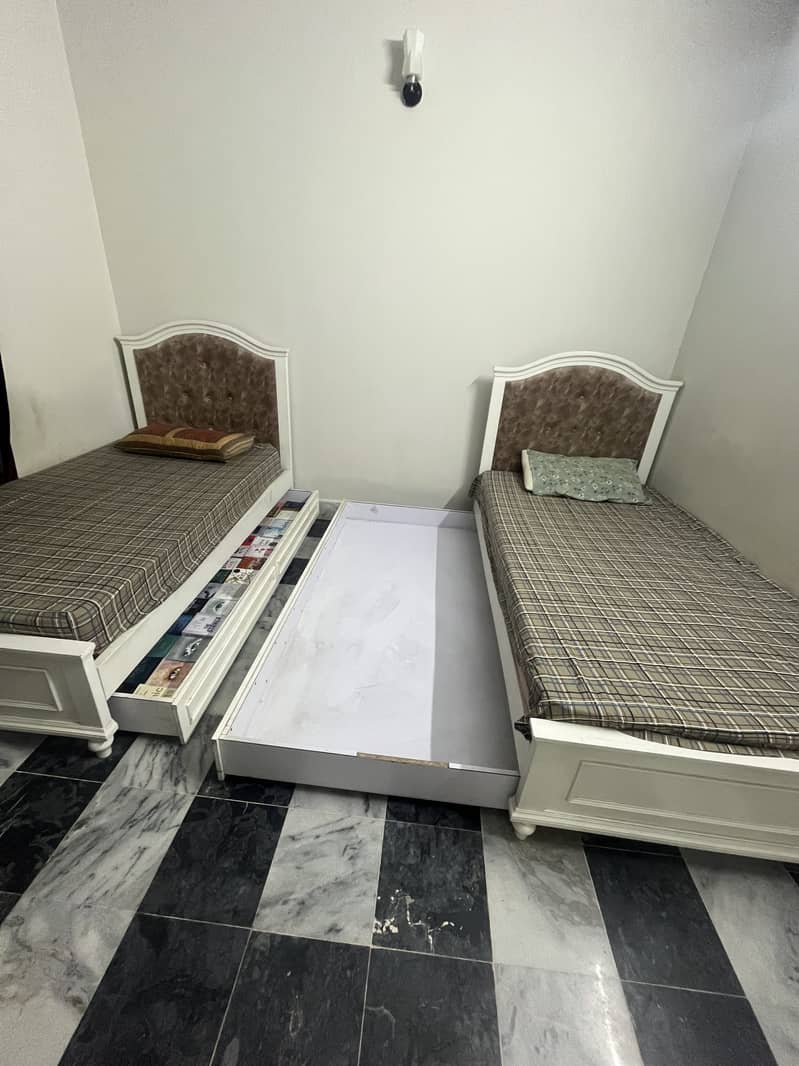 Single beds compact 2