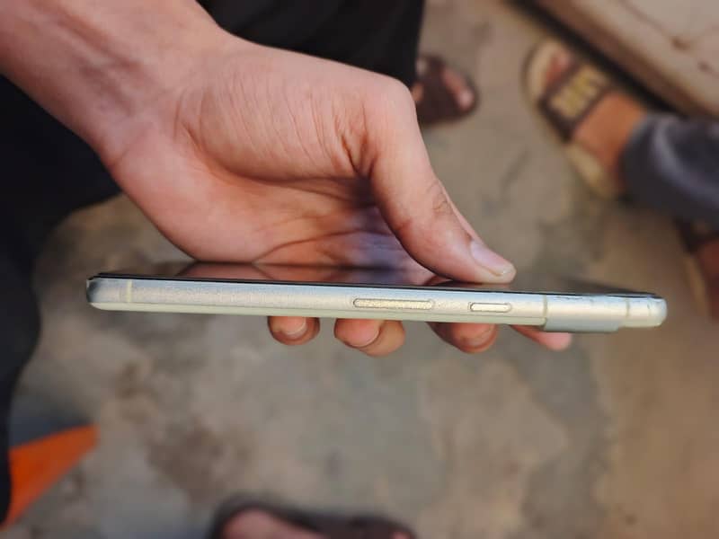 Google Pixel 7 4