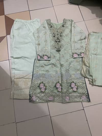 Masuri 3 piece one time wear suit condition 10/10