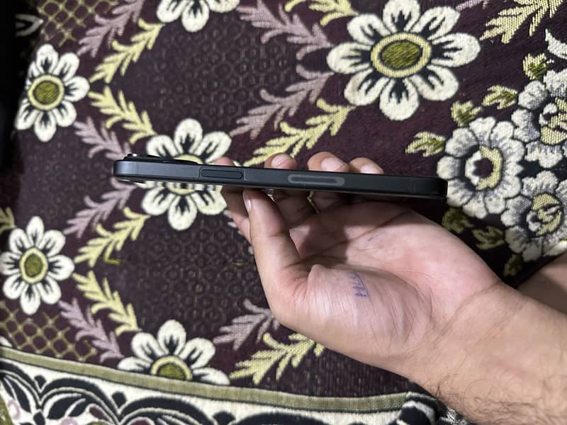 Apple iPhone 15 5