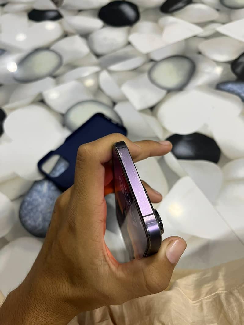 Apple iPhone 14 Pro Max 1