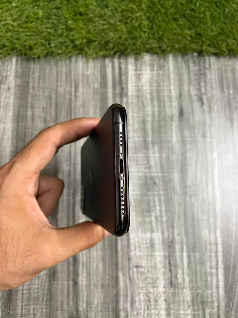 iPhone 11 Pro Max 7