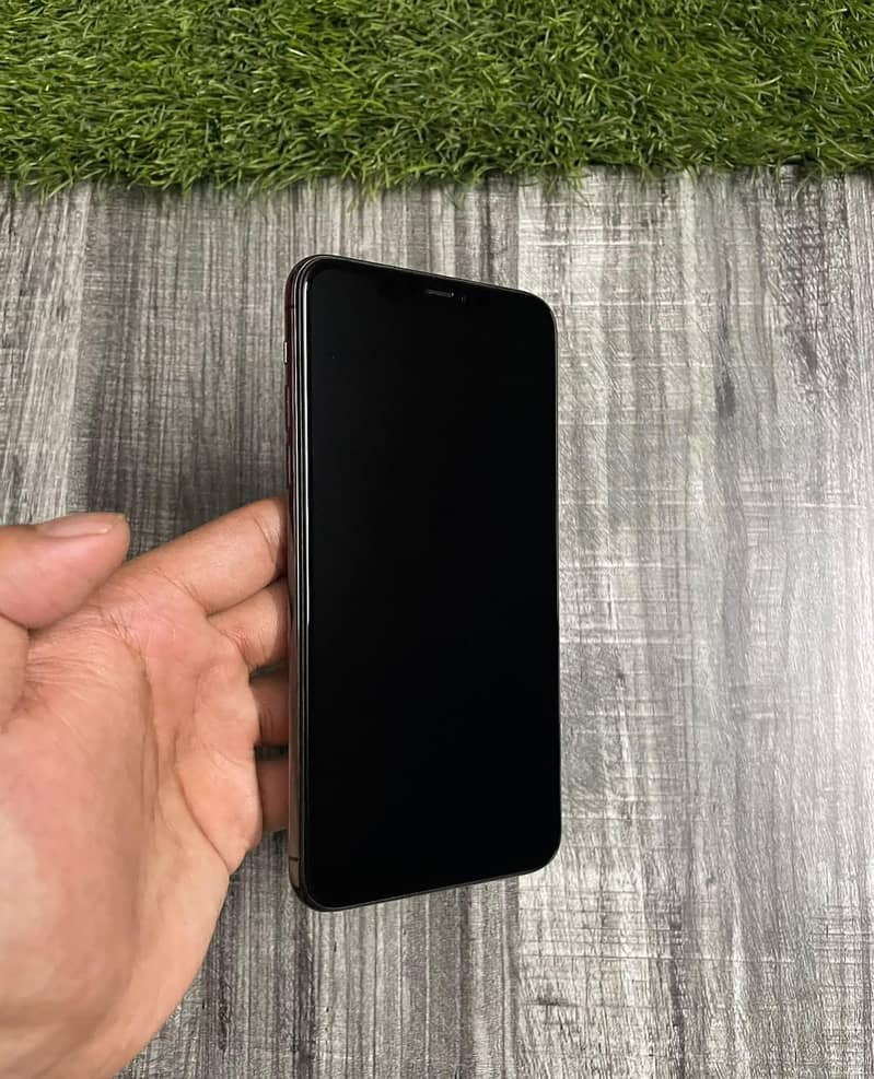 iPhone 11 Pro Max 8