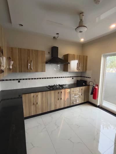 5 MARLA HOUSE FOR RENT