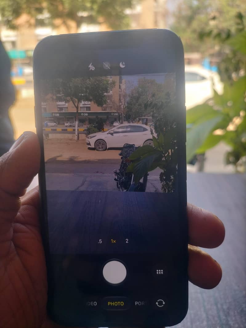 Apple iPhone 11 Pro 4