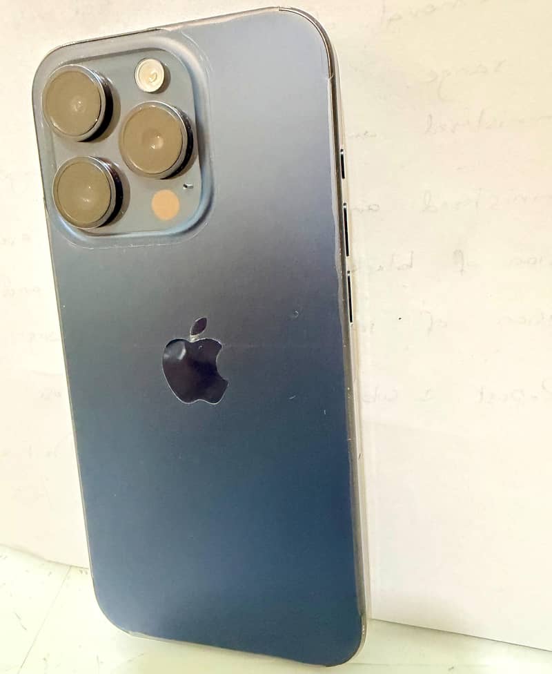 Apple iPhone 15 Pro 0