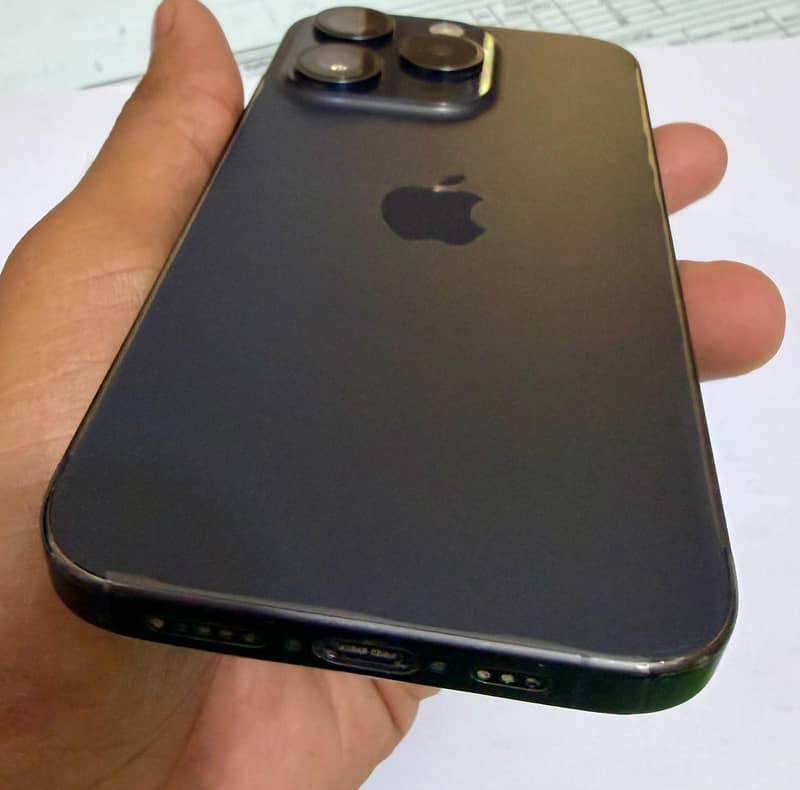 Apple iPhone 15 Pro 8