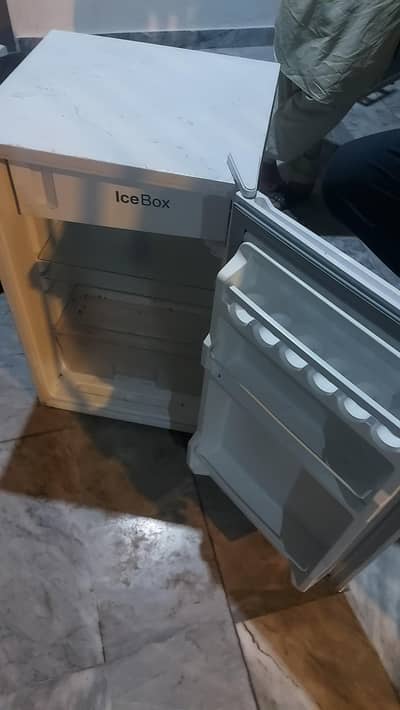 Mini fridge