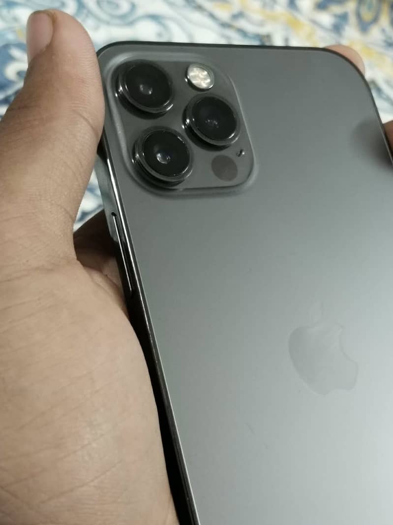 Apple iPhone 12 Pro 1