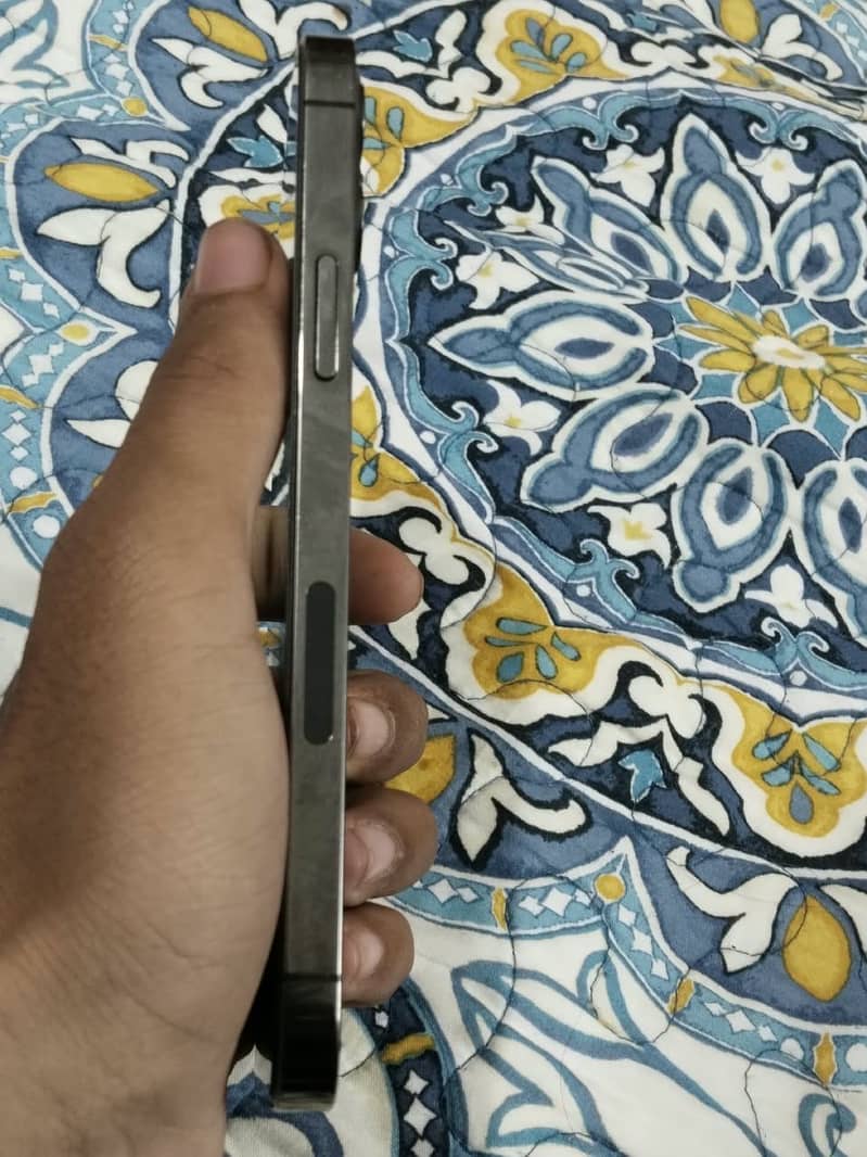 Apple iPhone 12 Pro 3