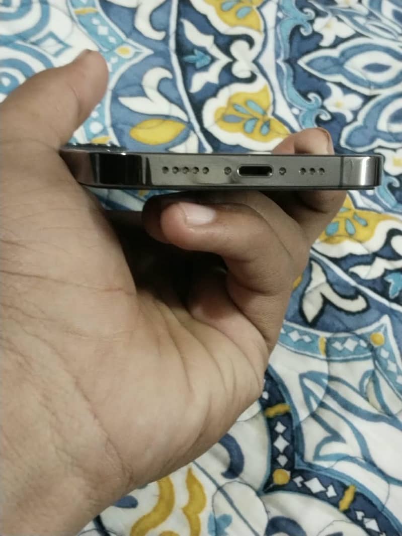 Apple iPhone 12 Pro 4