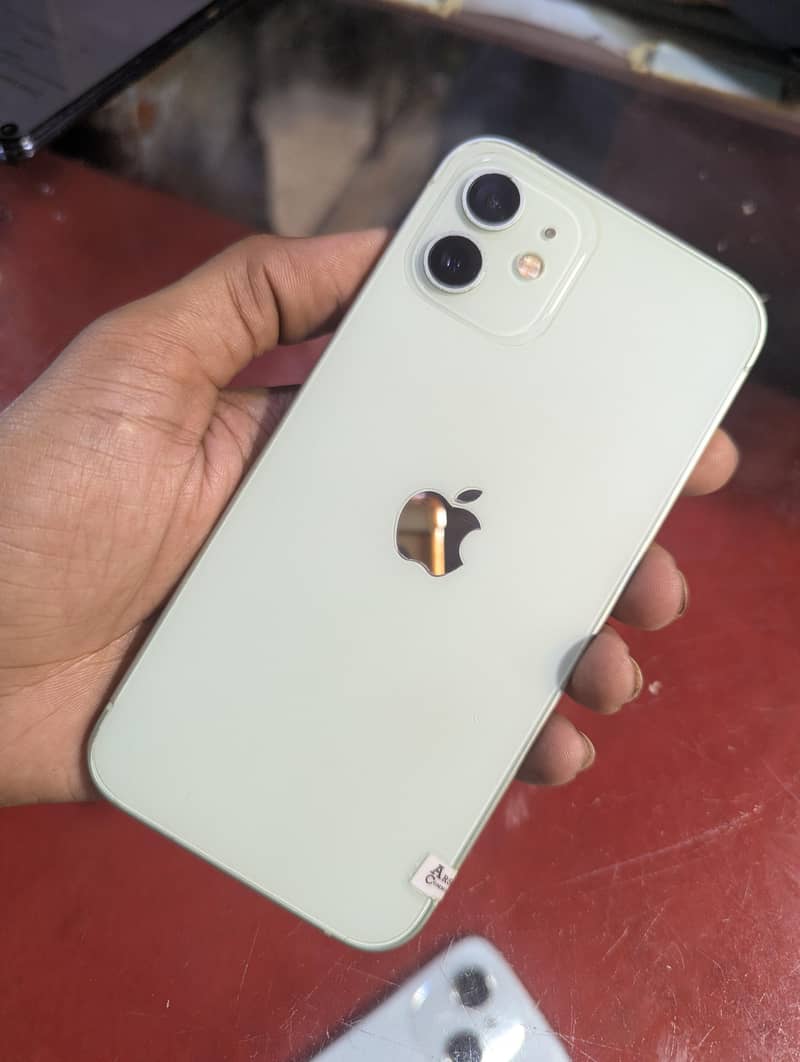 Apple iPhone 12 0
