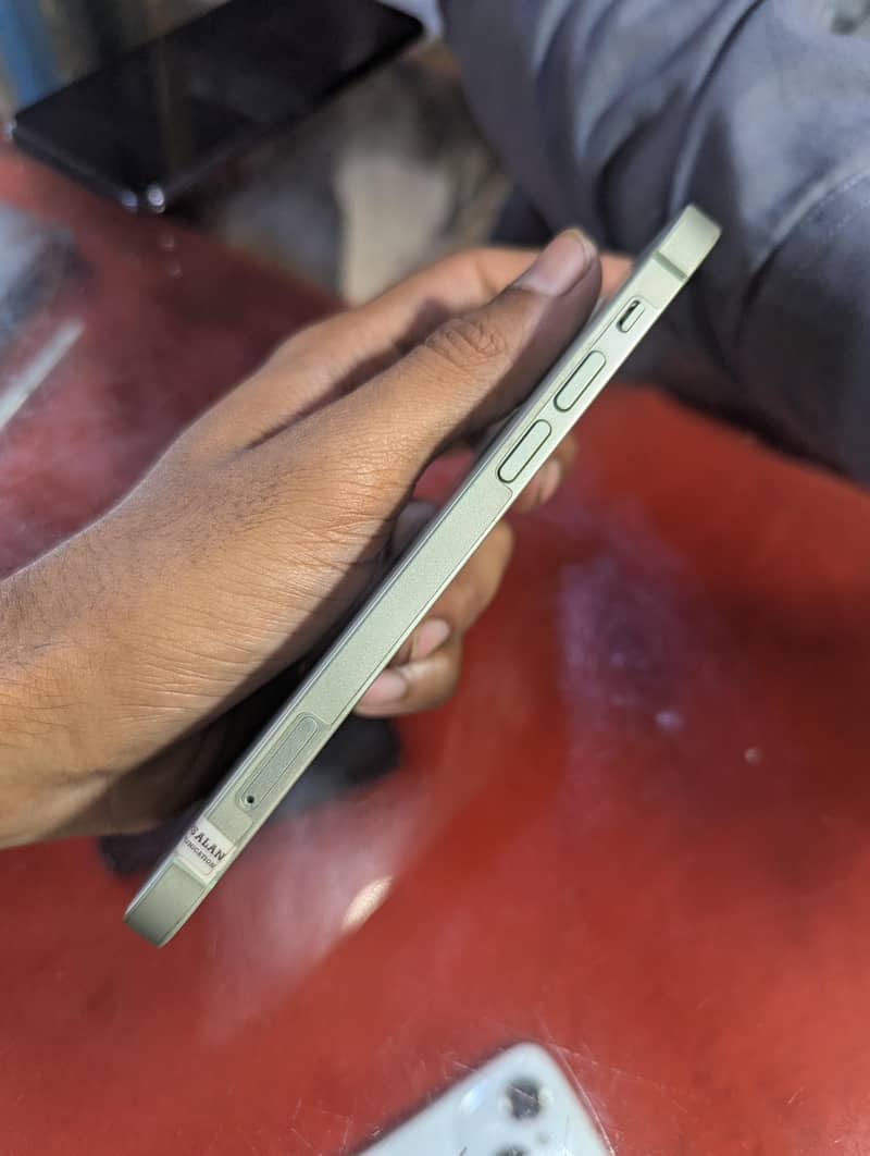 Apple iPhone 12 2