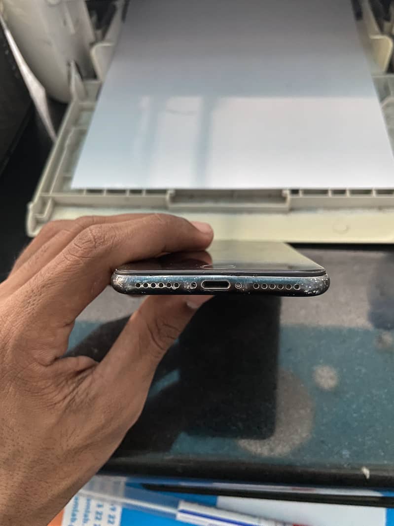 Apple iPhone 7 1