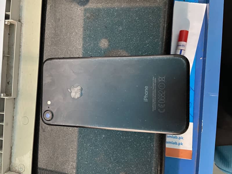 Apple iPhone 7 3