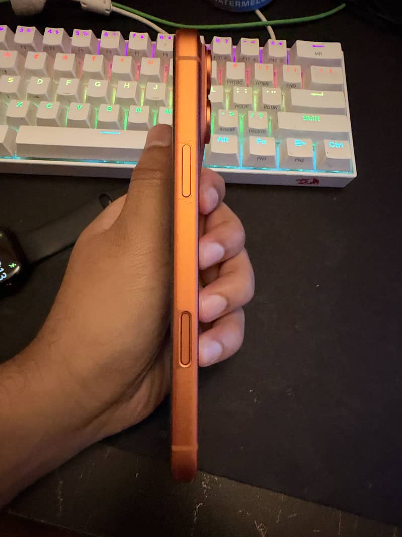 Apple iPhone 17 Pro Max 6