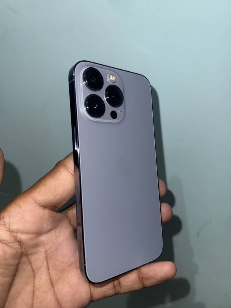 Apple iPhone 13 Pro 1