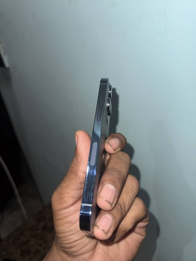 Apple iPhone 13 Pro 2