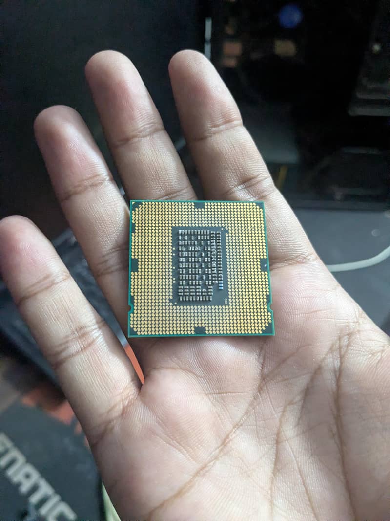 Intel Core i5 Processor + 8GB RAM 1