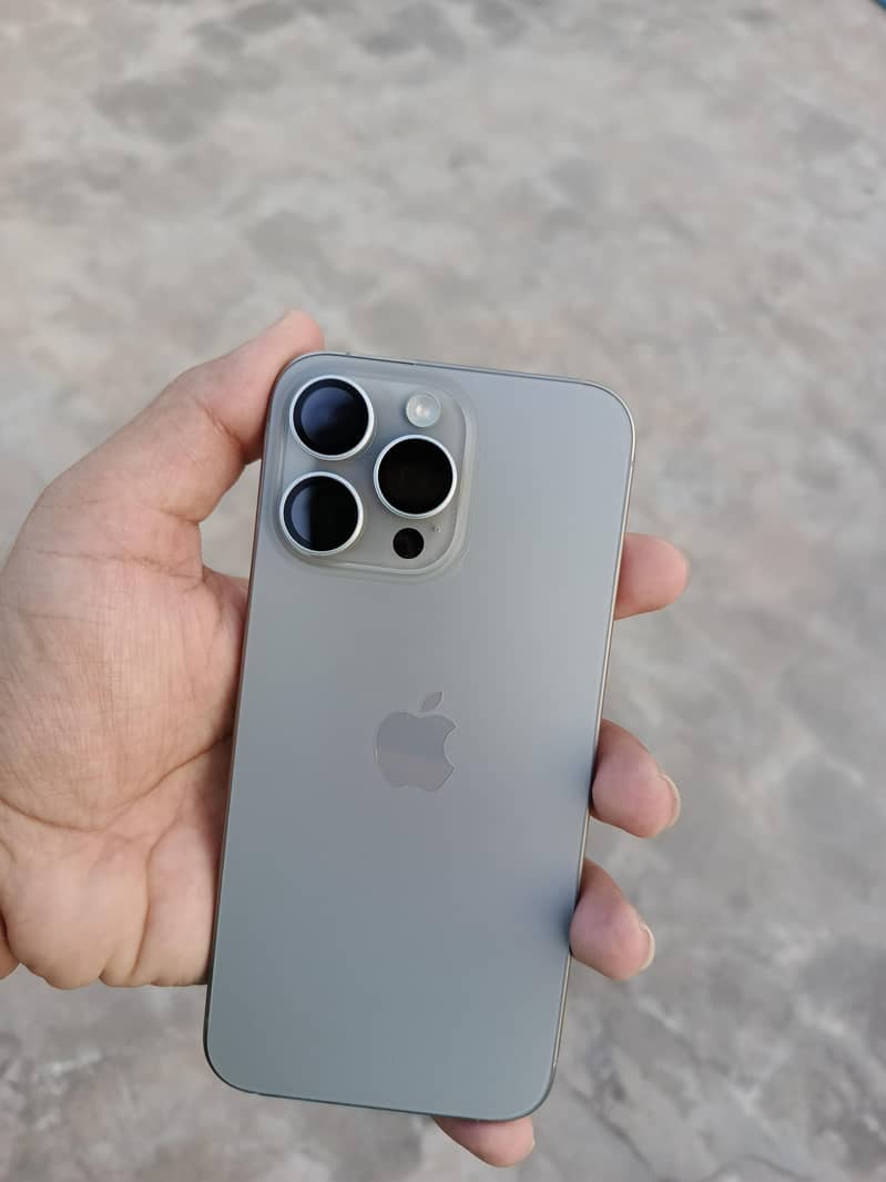 Apple iPhone 15 Pro Max 0