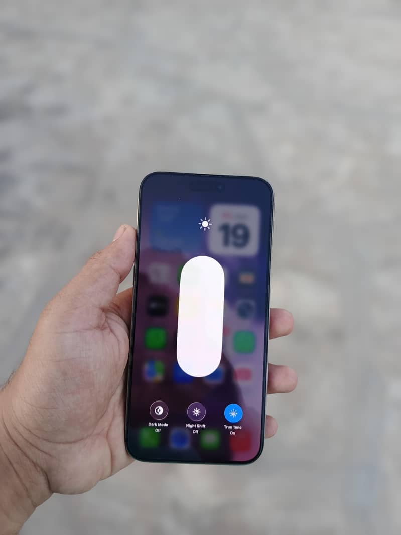 Apple iPhone 15 Pro Max 3