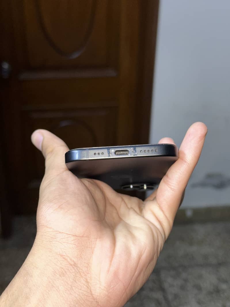 Apple iPhone 15 2