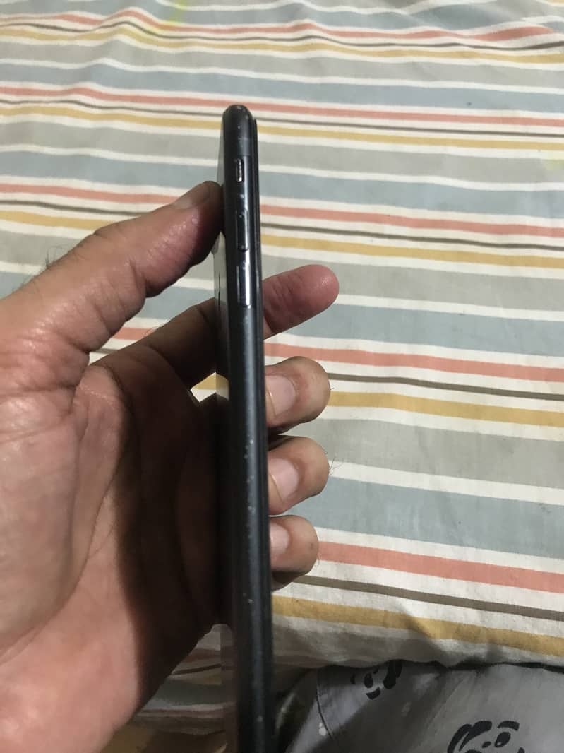 Apple iPhone 7 Plus 3