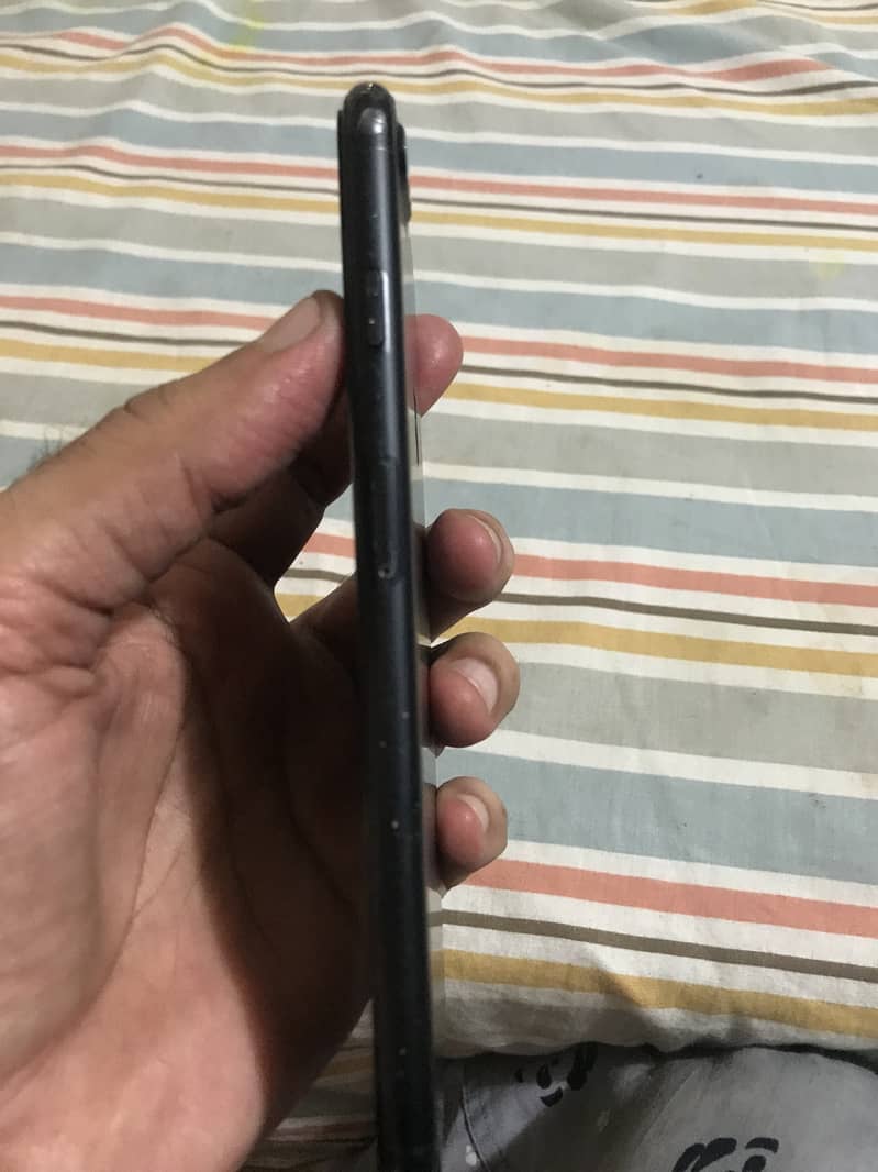 Apple iPhone 7 Plus 4