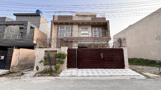 Ready To Buy A Prime Location House 10 Marla In Lahore