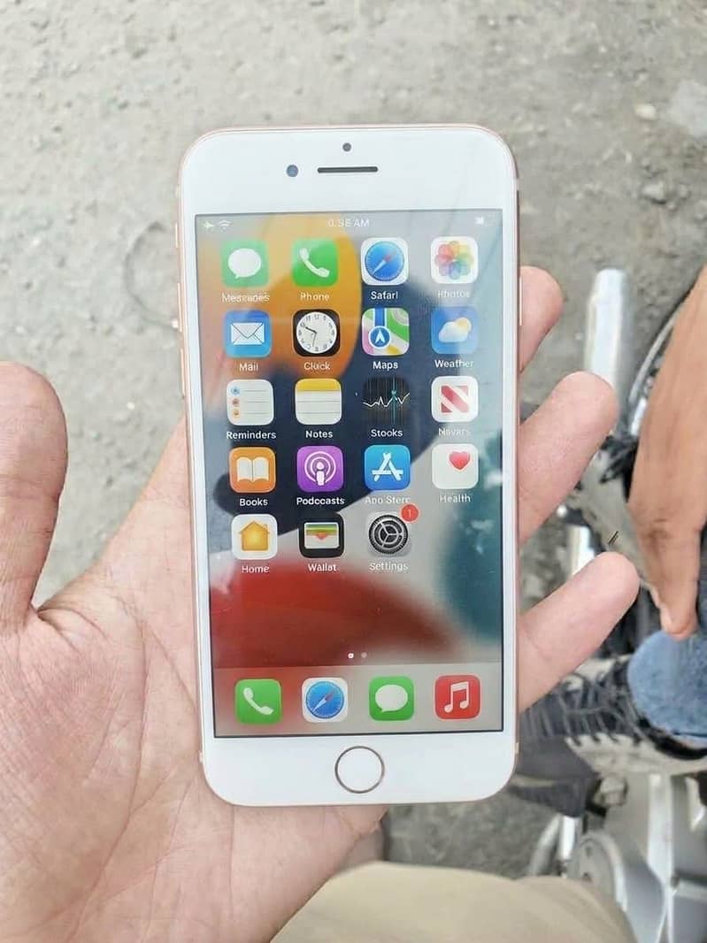 Apple iPhone 8 1