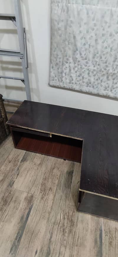 Universal used Table for sale argent