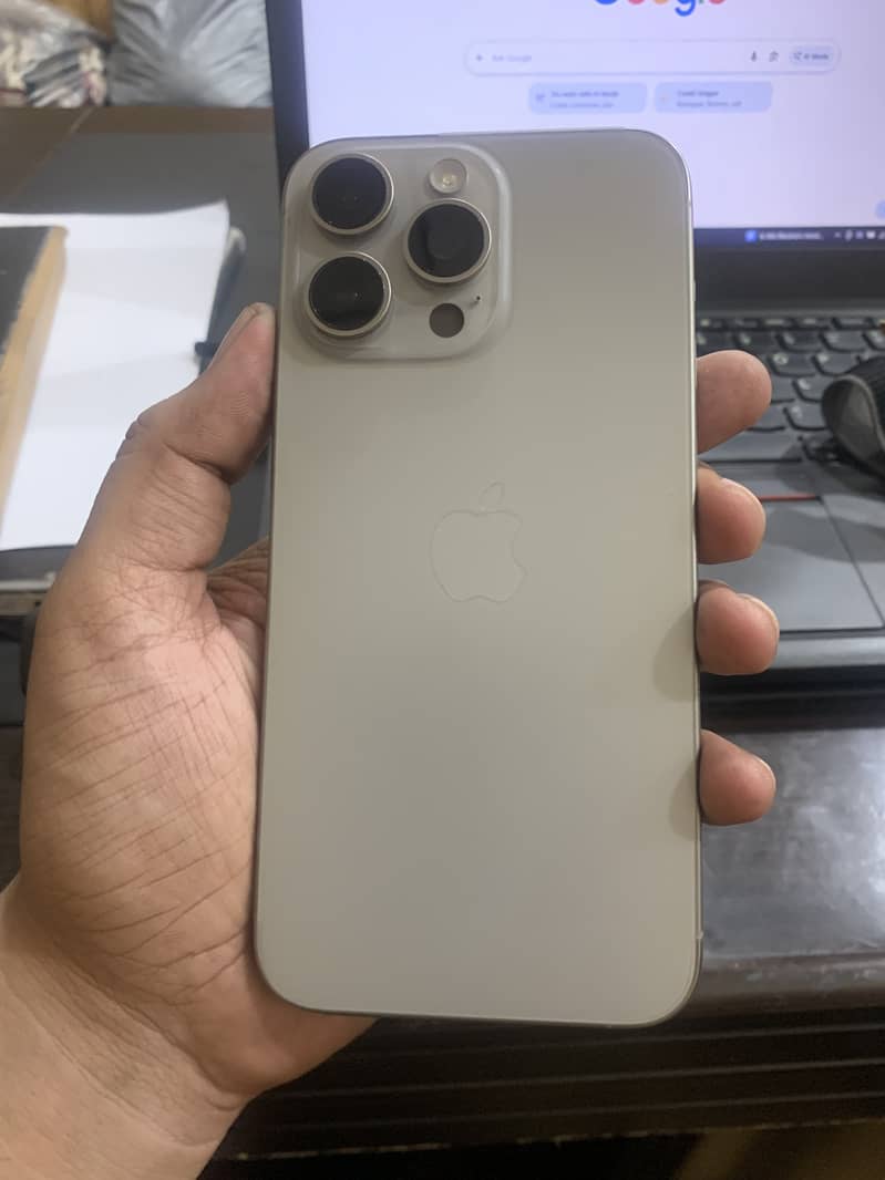 Apple iPhone 15 Pro Max 0