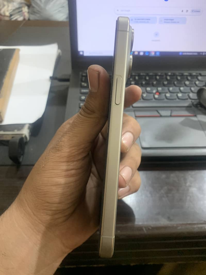Apple iPhone 15 Pro Max 1
