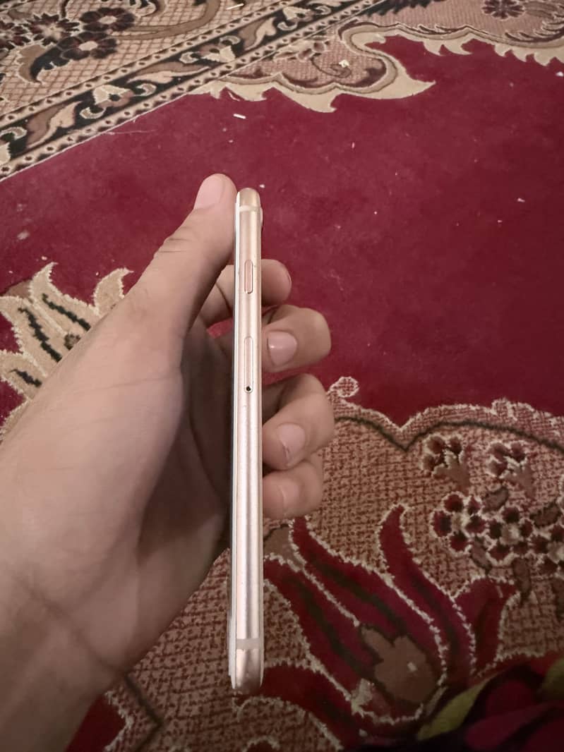 Apple iPhone 8 5
